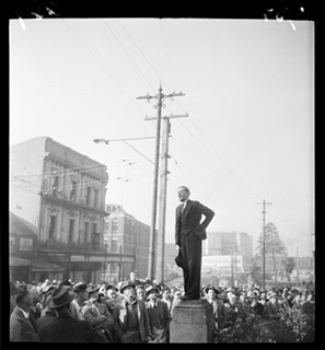 Source: Alexander Turnbull Library. Permission of the Alexander Turnbull Library, Wellington, New Zealand, must be obtained before any re-use of this image.